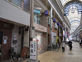 京橋中央商店街内